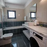 Luxury Agathoula Villa *