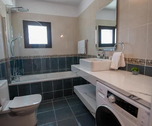 Luxury Agathoula Villa *